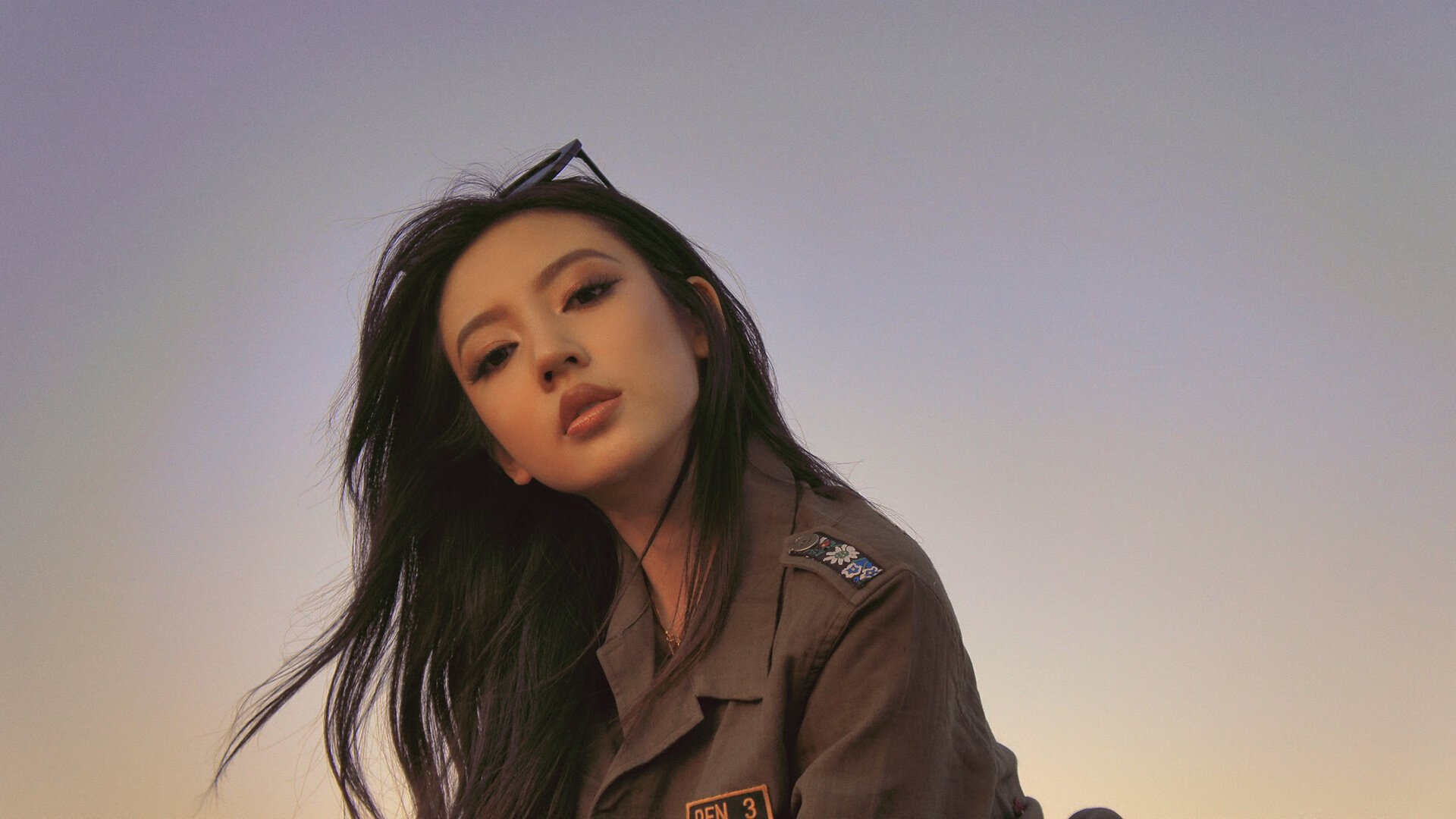 “激烈碰撞：赛场上的惊心瞬间”，场激烈的比赛